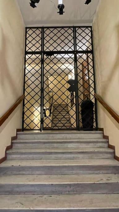 Vicolo San Trifone By Hili Apartment Рим Екстериор снимка